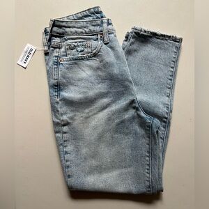 Women’s Old Navy light wash OG straight leg high rise Jean. Size 4 petite.
